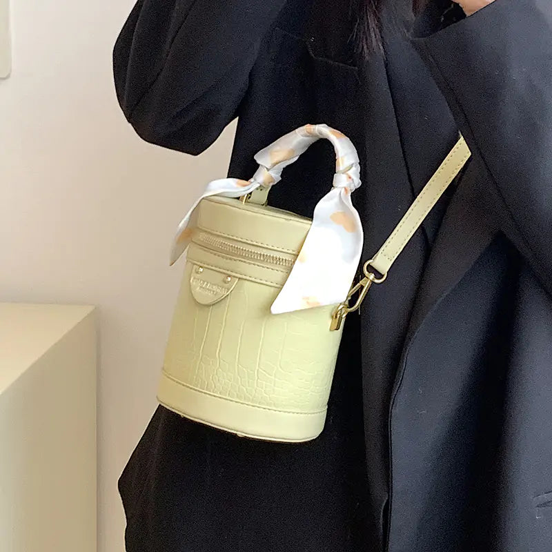 Trendy Fashion Handbag - Lootario